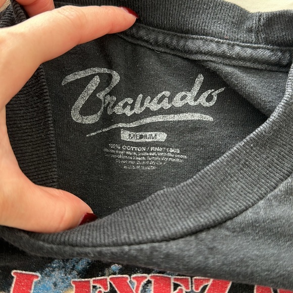 Vintage UO 2pac tshirt - Picture 2 of 2